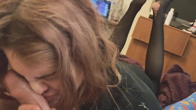 Polla de garganta, pantimedias rotas y tacones rotos agradable de conocer