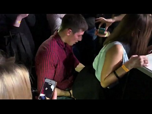 ❤️ Sexo real en una discoteca rusa. Chica rusa de 18 años en el ano y la vagina follada en un club nocturno ️❌ Video de porno de calidad en es.port-amurasso.ru ❌️